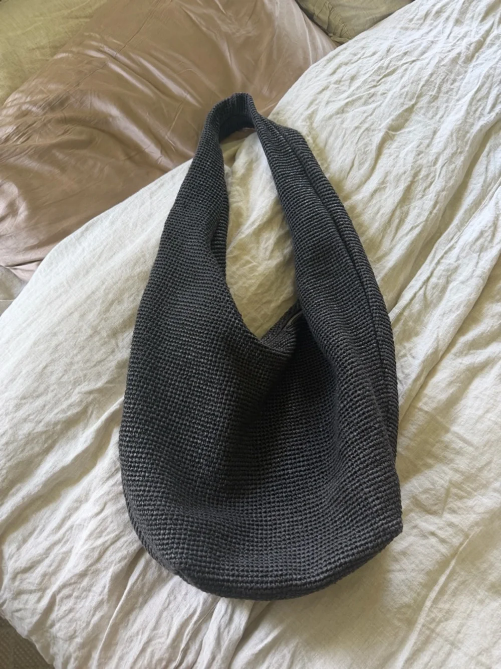COS Oversized Sling Bag Raffina